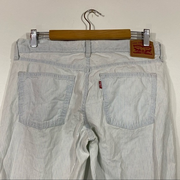 3 for $20 🌟Levi’s Pinstripe White and Blue Boyfriend Jeans - Picture 9 of 9
